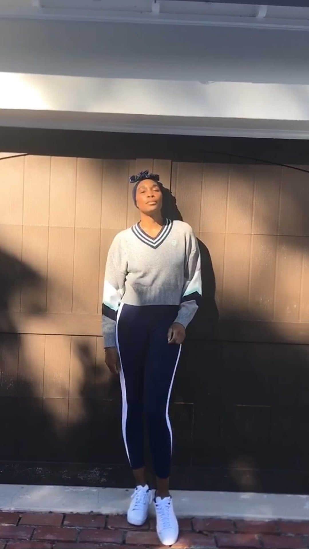 ビーナス・ウィリアムズのインスタグラム：「Both me IRL. Which is more glamorous to you? Personally I’m voting for the tennis. Why? Because you have to pay the price if you want to look good when it counts 🏆🏆🏆 (Styles courtesy of @elevenbyvenus」