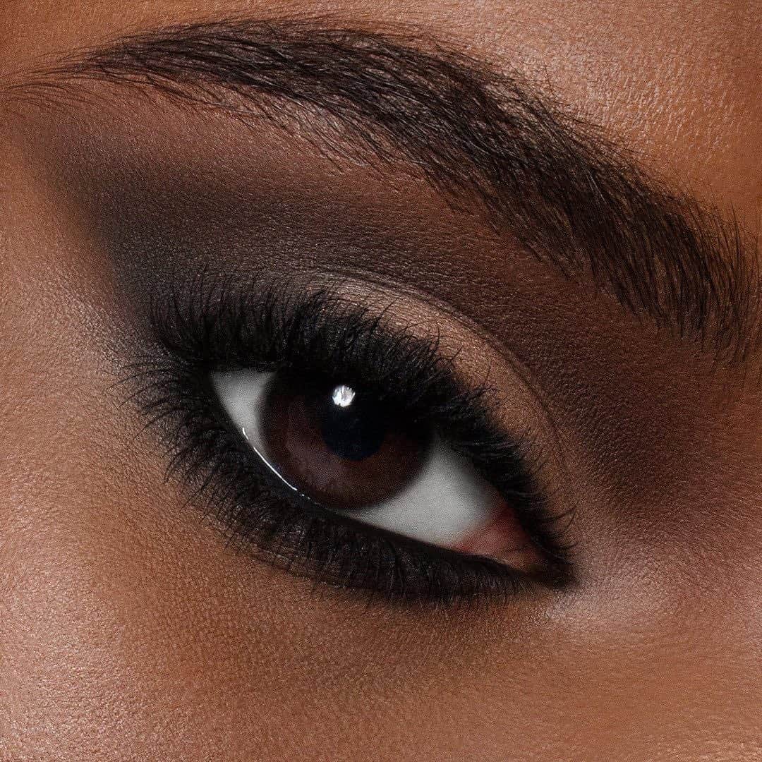 のインスタグラム：「From our friend @makeupbymario: Smokey and sultry 🤎 The Master Mattes™ Eyeshadow Palette, in shades Matte 4 and Matte 11, and Master Pigment Pro™ Pencil in Super Black serve up a smoldering blended eye.  Get both Makeup by Mario products by tapping to shop. Also available exclusively in stores at Sephora.  Master Mattes Eyeshadow Palette」