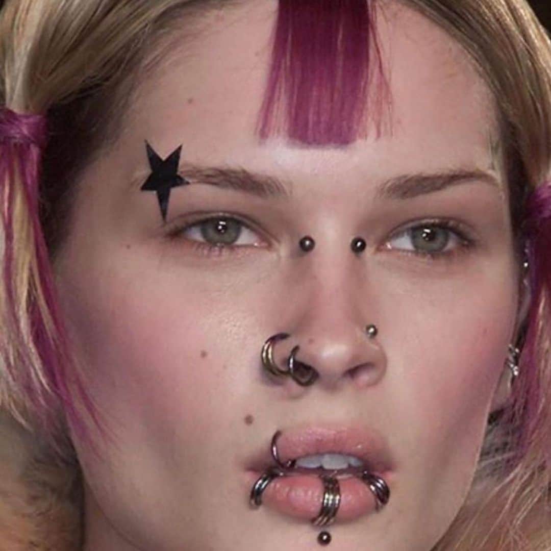 ケイリン・ルッソのインスタグラム：「🏵 you taste like metal」