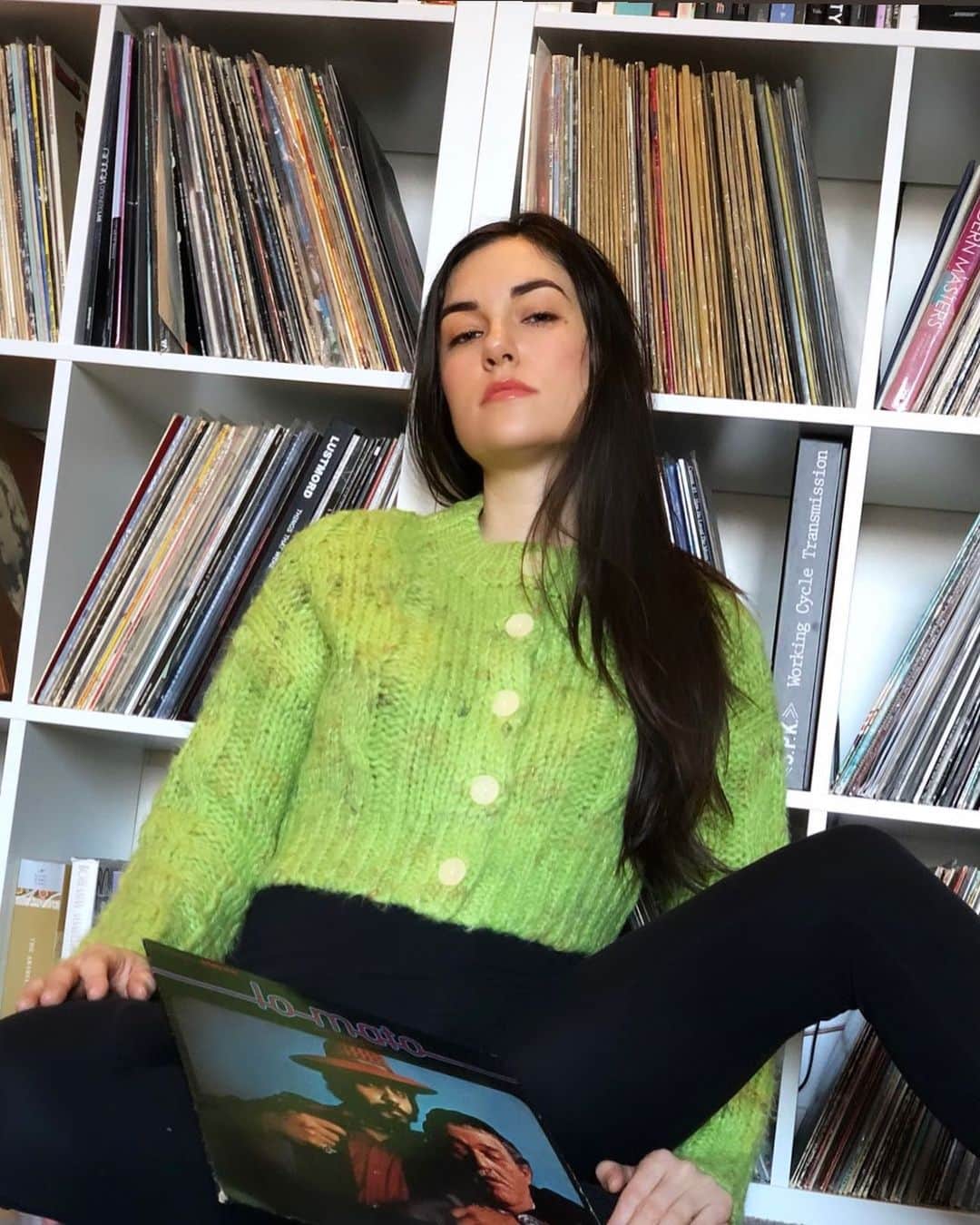 サーシャ・グレイのインスタグラム：「Happy place, what’s yours?」