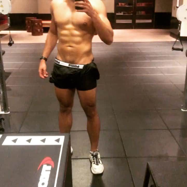 ディジョン・タルトンのインスタグラム：「Who else misses & needs an indoor gym?! 😏🙄😤」