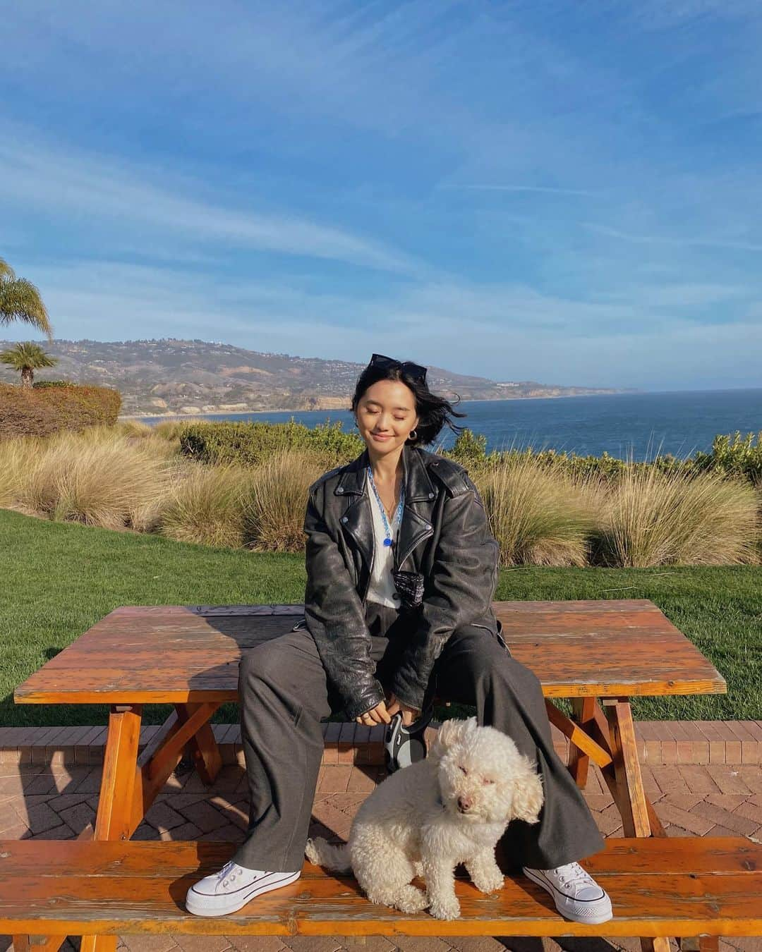 Jenn Imさんのインスタグラム写真 - (Jenn ImInstagram)「Back in our happy place @terranearesort ❣️ So many mems were made here. Swipe to the end to see Cheeki struggling to pose with the wind. 😂」2月18日 6時44分 - imjennim