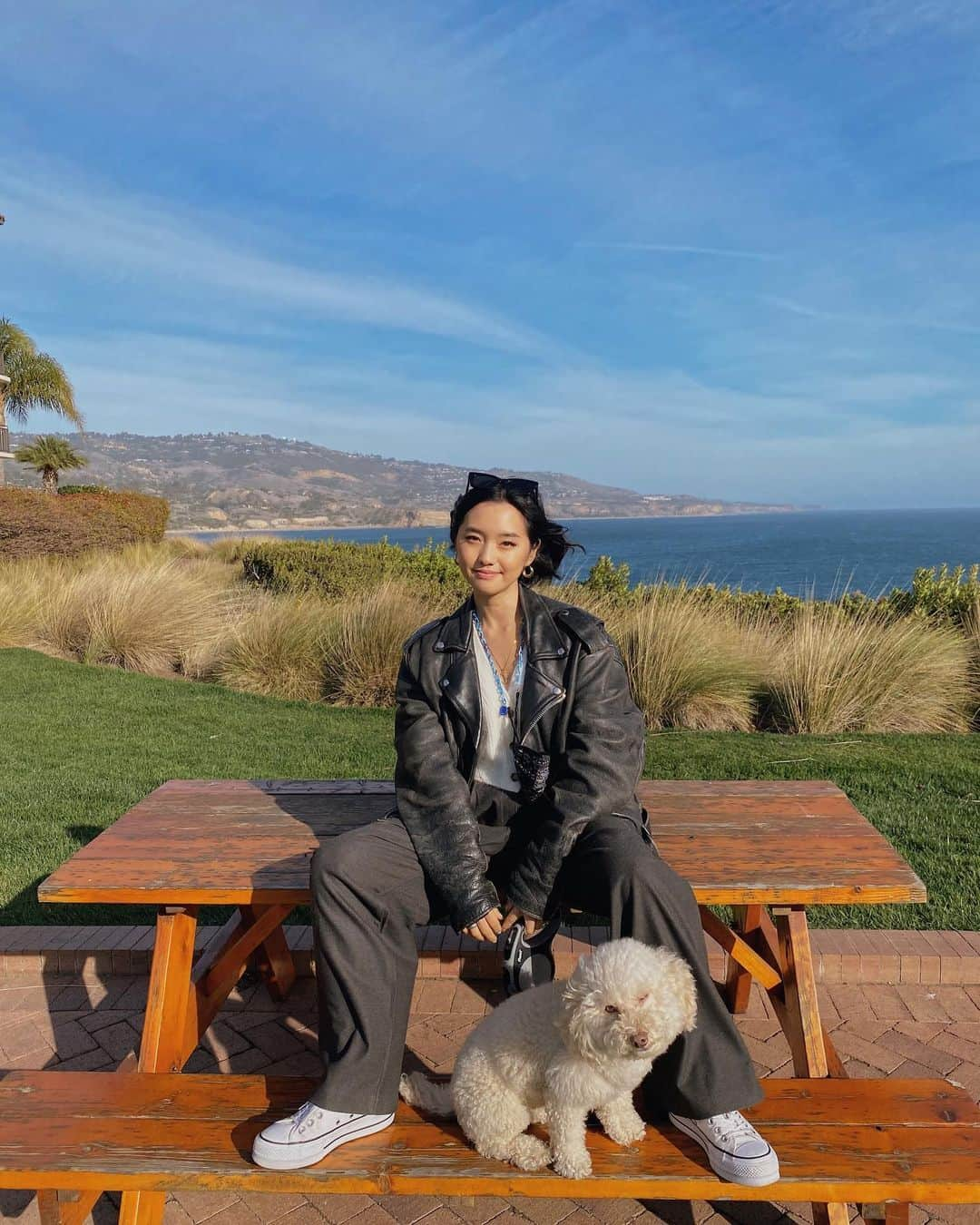 Jenn Imさんのインスタグラム写真 - (Jenn ImInstagram)「Back in our happy place @terranearesort ❣️ So many mems were made here. Swipe to the end to see Cheeki struggling to pose with the wind. 😂」2月18日 6時44分 - imjennim