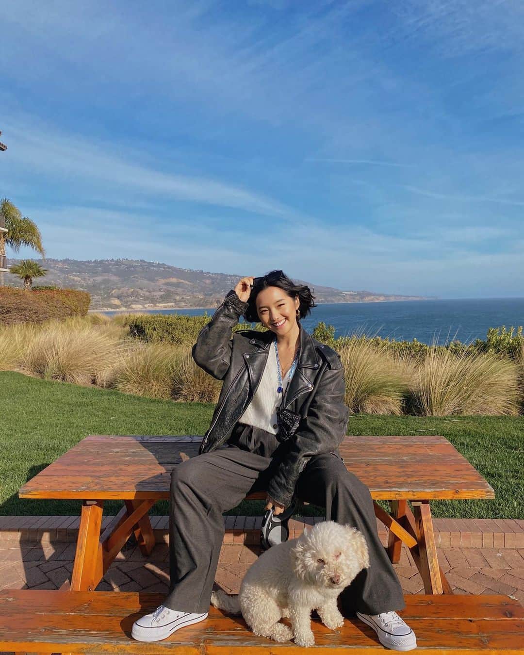 Jenn Imさんのインスタグラム写真 - (Jenn ImInstagram)「Back in our happy place @terranearesort ❣️ So many mems were made here. Swipe to the end to see Cheeki struggling to pose with the wind. 😂」2月18日 6時44分 - imjennim
