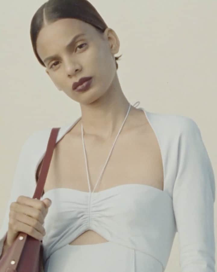 のインスタグラム：「Neutral comfort dressing. @JonathanSimkhai's latest #NYFW collection has us wanting more. Watch the fashion film at nyfw.com」