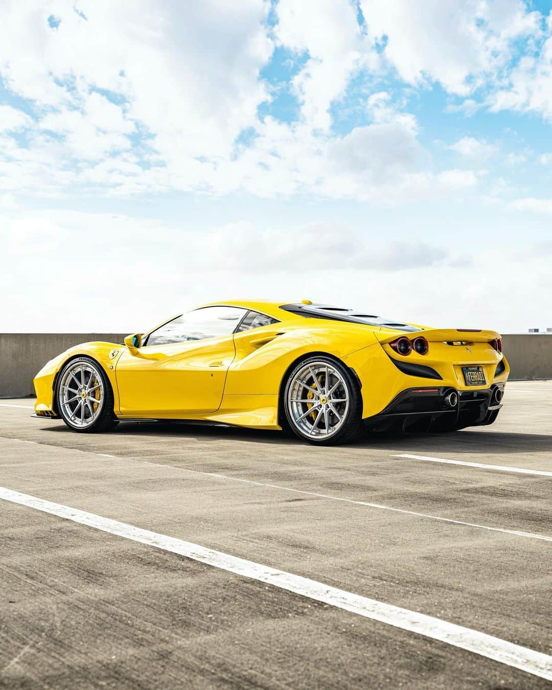 CARLiFESTYLEさんのインスタグラム写真 - (CARLiFESTYLEInstagram)「Ferrari F8 Tributo fitted with @strassewheels 👍🏽or👎🏽 Photos by @kfletchphotography #carlifestyle #F8Tributo #ferrari」2月18日 7時01分 - carlifestyle