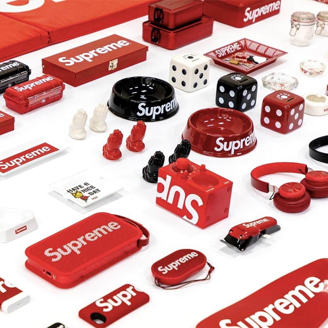 HYPEBEASTさんのインスタグラム写真 - (HYPEBEASTInstagram)「#hypeAF: From toothbrushes, dog bowls, to designer chairs and incense kits, @supremenewyork has been known for creating an array of accessories you never knew you needed. We took a dive into some of the best homeware accessories from years past. Click the link in bio for the full feature. What was your favorite Supreme accessory?⁠ Photo: Heison Ho/HYPEBEAST」2月18日 7時05分 - hypebeast