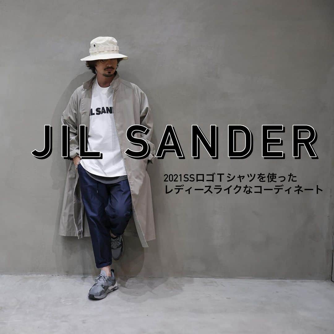 kazuのインスタグラム：「2021SS  ジルサンダーロゴＴシャツ を使ってレディースライクな コーディネートをしてみました🙋🏼‍♂️  女性の方を中心に人気の ジルサンダーロゴＴ  毎年シルェットが少し変わってて 今季は少し身幅が狭くなってたので L sizeをチョイス 次回の投稿では Ｔシャツのサイズ感が わかりやすい投稿しますね😆  では。  #今日のコーデ #ファッション #コーデ #コーディネート #メンズファッション #jilsander #UNIQLO #GU #シンプルコーデ #ユニクロ #ジーユーコーデ #ユニクロコーデ #着回し #NIKE #メンズコーデ  #ジルサンダー  #スニーカー #トレンド #トレンドコーデ #トレンドファッション #ZARA  #ストリートスタイル」