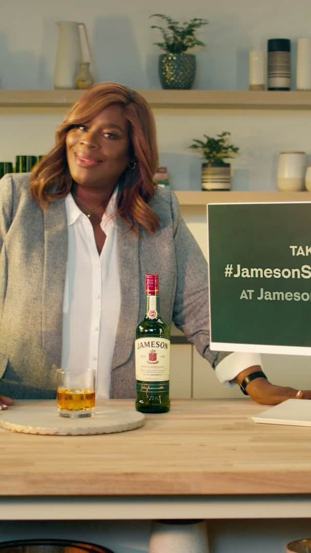 Rettaのインスタグラム：「• I’m a Jameson partner and if you know me, you know mami is geeeeked about this. We’ve partnered to let you know that THIS St. Patrick's Day (unlike last year) will not be lost. This year I’ll be celebrating safely with friends thanks to #JamesonSPTO 🥃 It's like PTO but specifically for St. Patrick's Day! #JamesonPartner 🤸🏾‍♀️   • Take the pledge at JamesonSPTO.com for a chance to win $50 to spend this St. Patrick’s Day. For each winner – @jameson_us will donate an additional $50 in their honor to the @rwcfusa to complement the $150,000 donation the brand is making.   • NO PURCH NEC. Open to 50 US/DC 21+. Ends 3/7. Alcohol not included with prize. • Check my bio for link to rules」