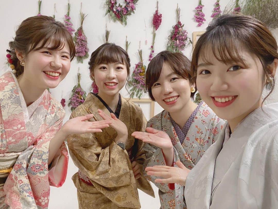 金沢着物レンタルshop心結〜kokoyui〜のインスタグラム：「金沢は雪景色になりました！  ふわふわの雪☃️ 着物にブーツを合わせても可愛い❤️  #着物 #金沢きもの  ──────  ⚫︎金沢駅前 着物レンタル心結(ここゆい)  ⚫︎営業時間 : 9:00〜18:00 ⚫︎address : 金沢市本町1-3-39 ⚫︎tell : 076-221-7799 ⚫︎金沢駅から徒歩5分  ⚫︎コインパーキング補助あり  心結の着物一覧▶@kokoyui_kimono 振袖や袴はこちら▶@kokoyui_furisode 七五三やお子さんの着物はこちら▶@kokoyui753」