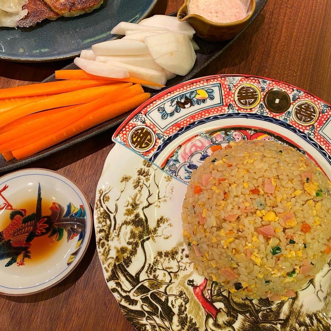 GENKINGの釜飯のインスタグラム：「昔ながらの炒飯が食べたいと、クックパッド見て作った日🤣 私は @prolabofarm_official のお野菜を明太子ディップで❤️ #genkingkitchen」