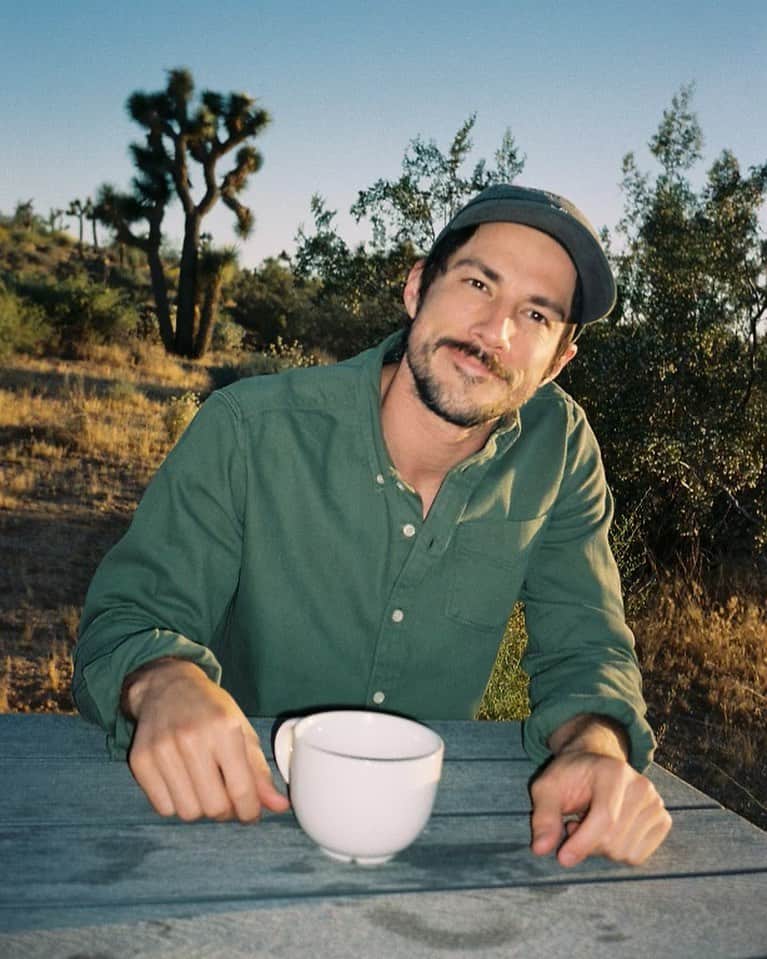 マイケル・トレヴィーノのインスタグラム：「H o l a」