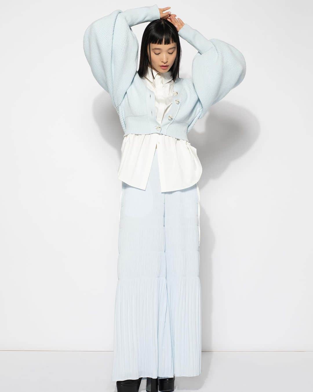 アディアムのインスタグラム：「#ADEAM Fall Winter 2021 Looks 14, 15 and 19 on @Yuka and @MariaVitori.a.」