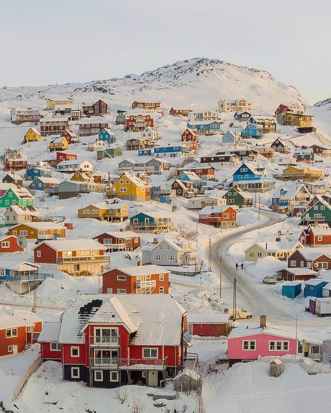 Padgramさんのインスタグラム写真 - (PadgramInstagram)「📍 Qaqortoq , Greenland , Denmark 📷 : @fchristensen11 #pgdaily #pgstar #pgcounty #denmark #planetgo #planet #planetearth #amazing #awesome #nature #denmark🇩🇰」2月18日 7時58分 - planet.go