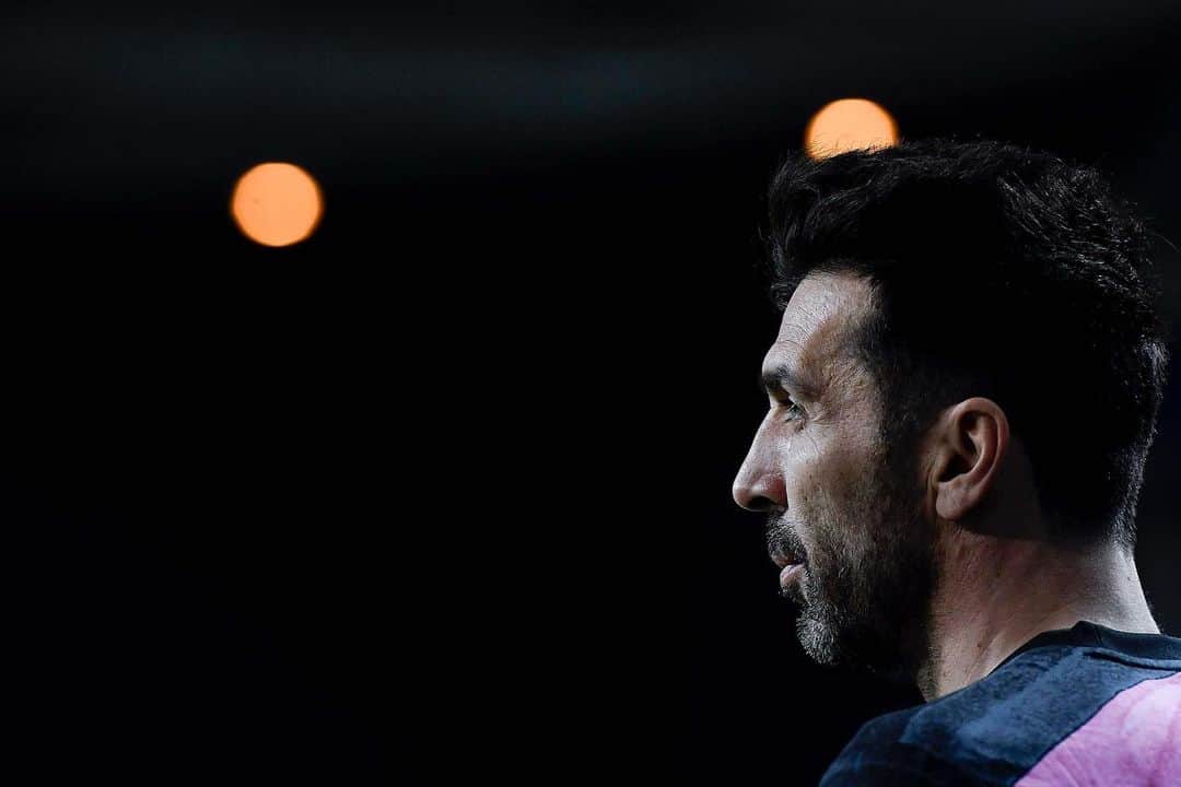 ジャンルイジ・ブッフォンのインスタグラム：「Ripartiamo dal gol fatto. Nella partita di ritorno servirà un approccio totalmente diverso. Servirà una serata da Juve.  #PortoJuve」
