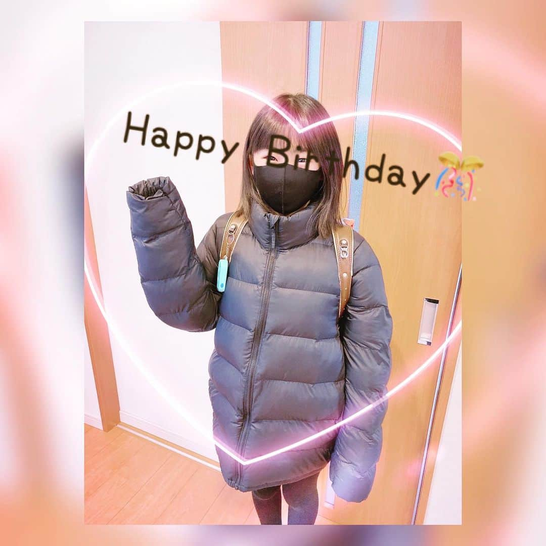 石田燿子さんのインスタグラム写真 - (石田燿子Instagram)「お誕生日おめでとう218🎁 「まだティーンじゃないよ、イレブンだから」と言っていた娘ちゃんだけど 今日でトゥエルブだからまだティーンじゃないね😆 影山ヒロノブ兄さん、石田父もおめでとうございます㊗️㊗️ #happybirthday #娘誕生日 #影山さんと一緒 #なんなら干支も同じ」2月18日 8時49分 - yokonti