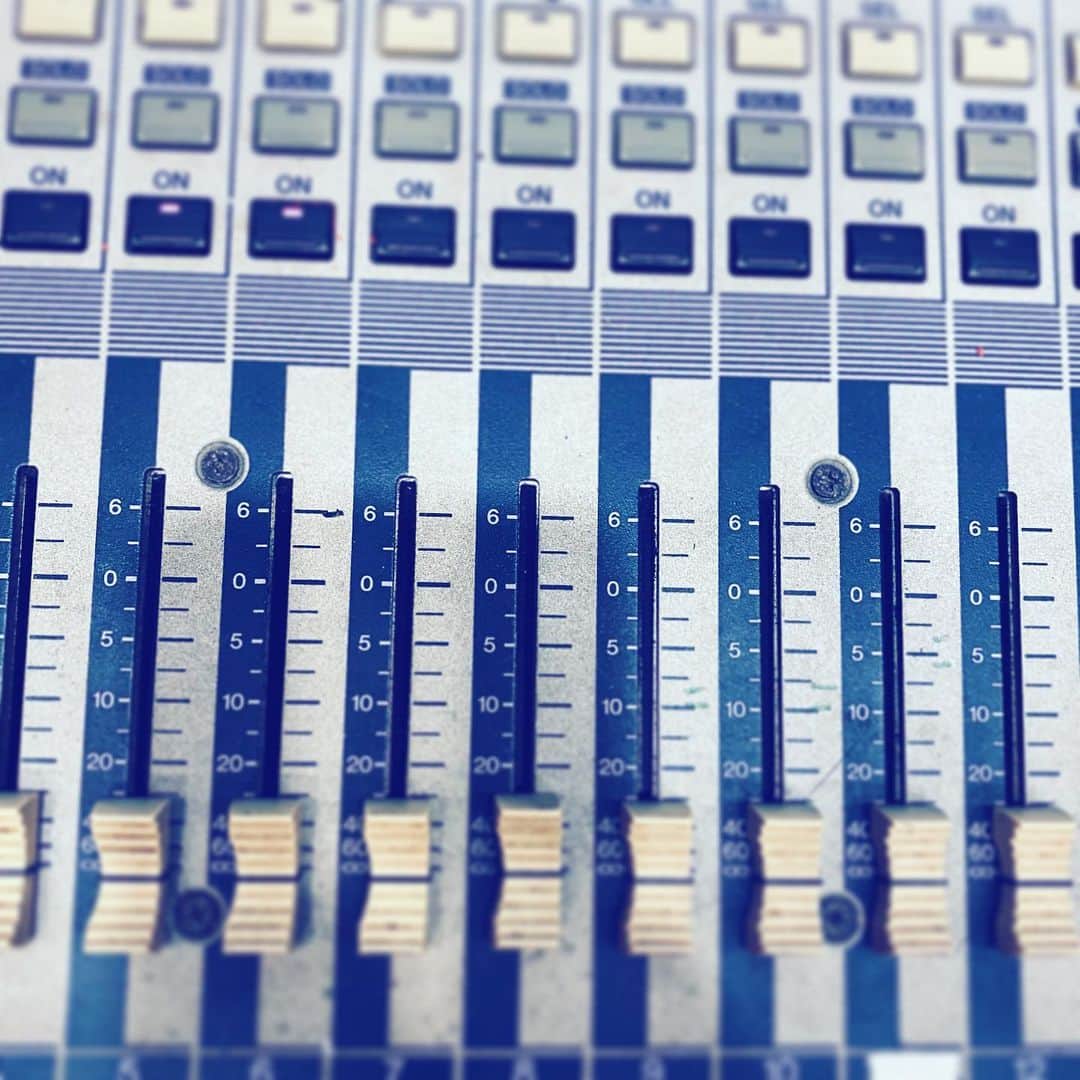 中野敬久さんのインスタグラム写真 - (中野敬久Instagram)「#music #studio #mixer #recording #volume」2月18日 8時40分 - hirohisanakano