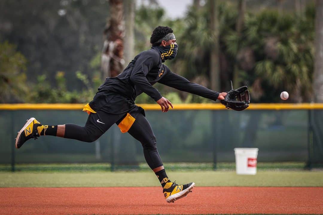 ピッツバーグ・パイレーツのインスタグラム：「Pitchers, catchers, and Ke’Bryan」