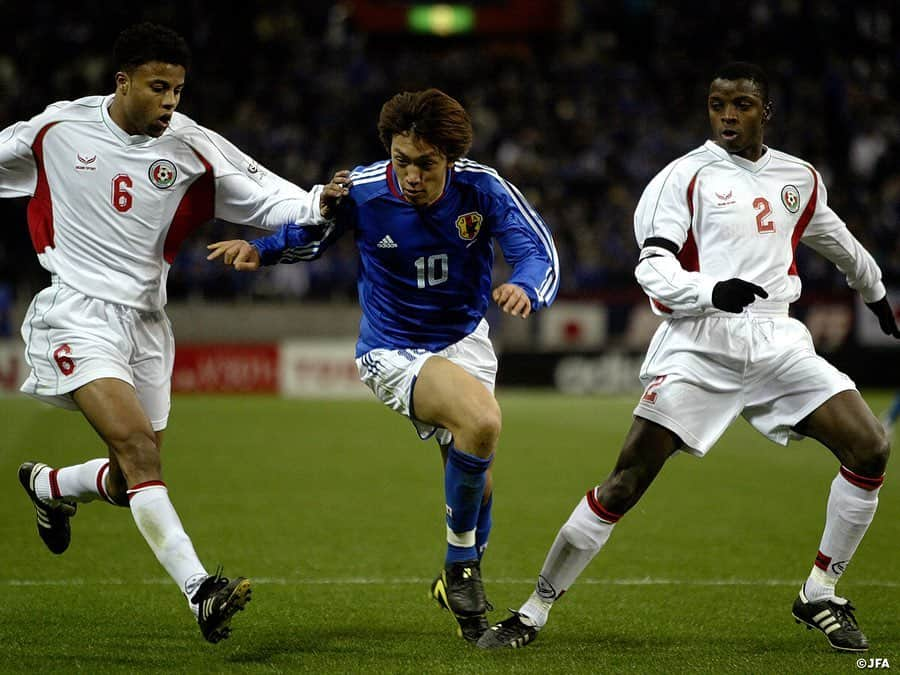 日本サッカー協会さんのインスタグラム写真 - (日本サッカー協会Instagram)「【#OnThisDay】2004.2.18🔙  2006FIFAワールドカップドイツアジア地区1次予選 #日本代表 1-0 オマーン代表 📍埼玉スタジアム２００２  17年前の今日、アジア地区一次予選が開幕し #ジーコ 監督率いる日本代表は埼玉でオマーンと対戦。終了間際に #久保竜彦 選手のゴールで勝利を掴み取った。   #jfa #daihyo #SAMURAIBLUE」2月18日 8時54分 - japanfootballassociation