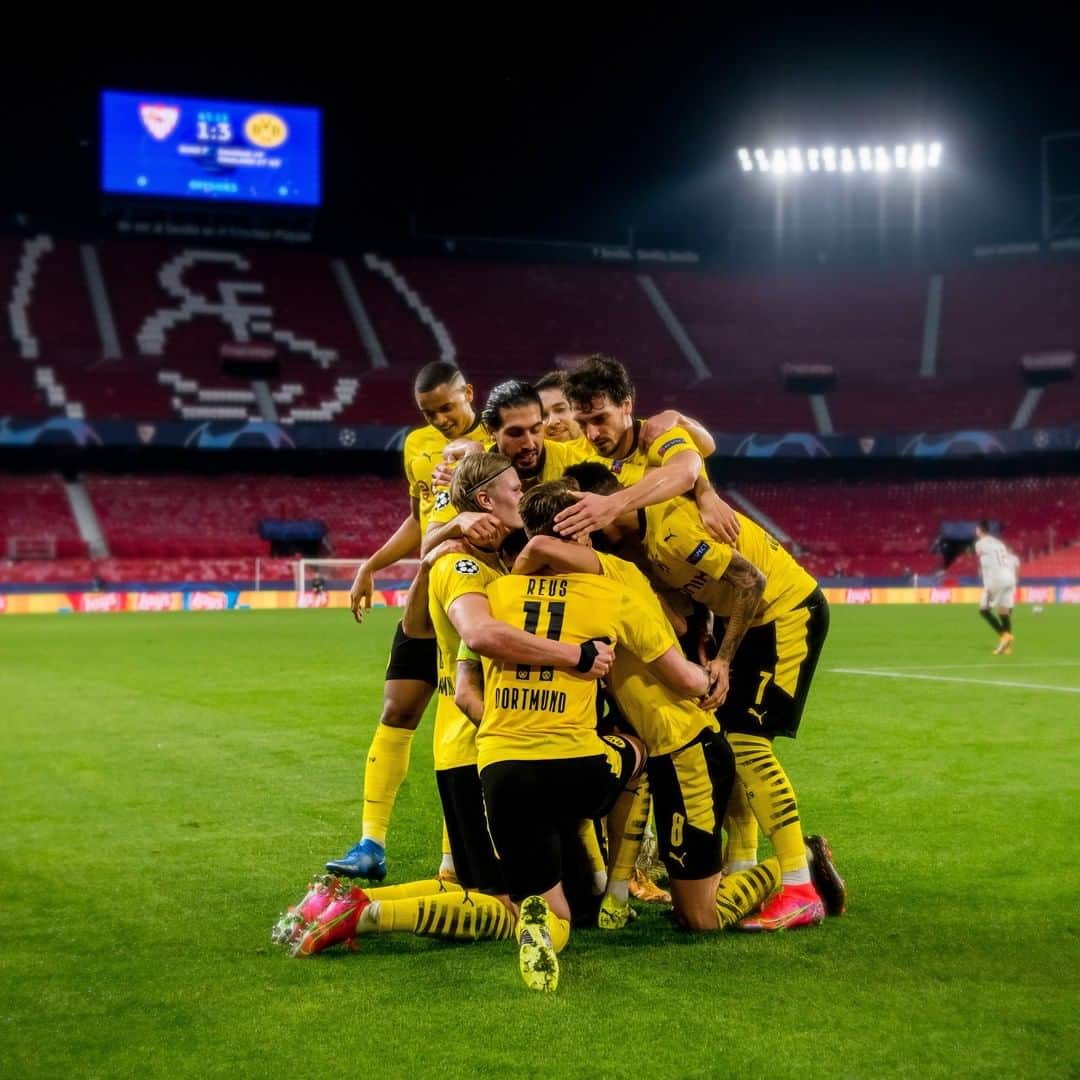 UEFAチャンピオンズリーグさんのインスタグラム写真 - (UEFAチャンピオンズリーグInstagram)「⚫️🟡 Dortmund = most exciting team in Europe? 🤔 If not, who is? 👇  #UCL #BVB」2月18日 8時59分 - championsleague