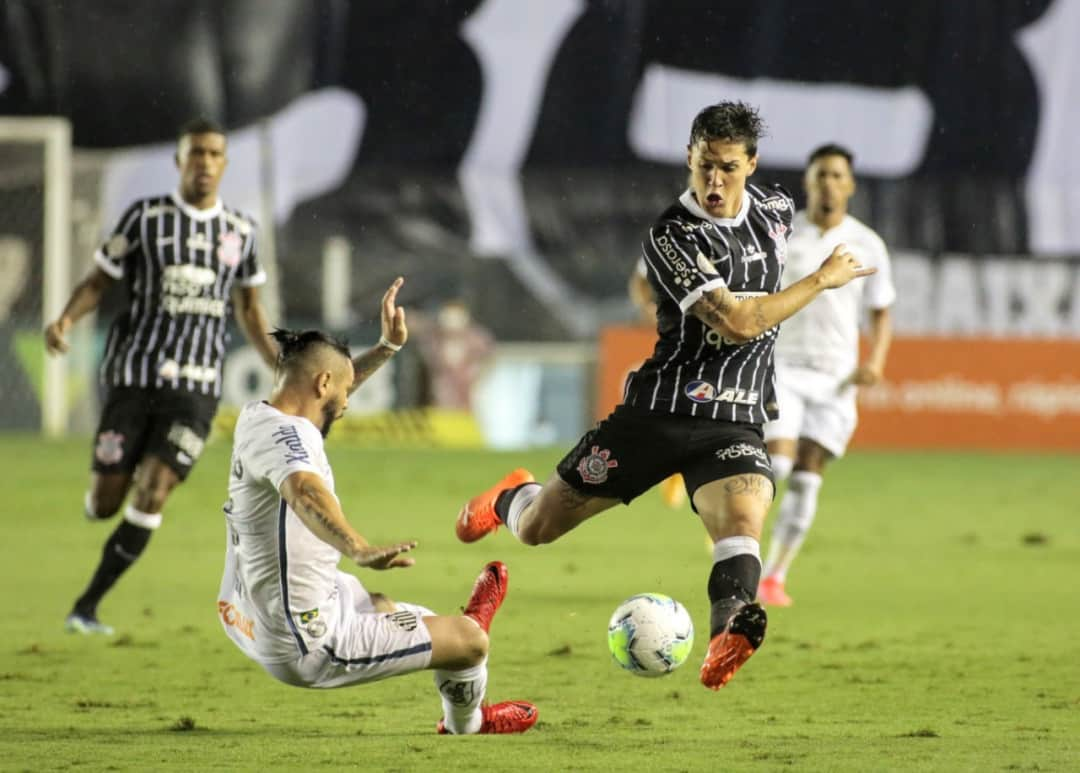 コリンチャンスさんのインスタグラム写真 - (コリンチャンスInstagram)「Fim de jogo. Corinthians é superado pelo Santos por 1 a 0 em partida atrasada da 33ª rodada do @brasileirao. A equipe volta a campo no domingo (21) contra o Vasco às 16h, na @neoquimicaarena, pela 37ª rodada do torneio nacional.⠀ ⠀ 📸 Rodrigo Coca/Agência Corinthians ⠀ ⠀ #VaiCorinthians #VitaminasNeoQuimica #Nike #Bmg #CorinthiansEPositivo #Matrix #Midea #Poty #Serasa #Orthopride #BrahmaNoBandoDeLoucos #CartãodeTodosCorinthians #AleCombustíveis #DoTerra #Hapvida #GaleraBET」2月18日 9時15分 - corinthians