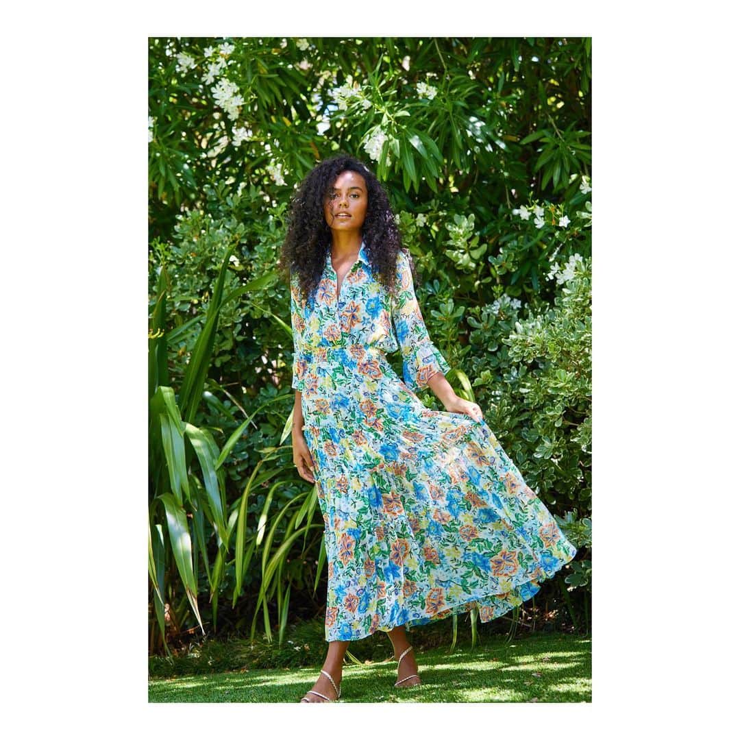 ティーバッグスのインスタグラム：「Spark joy ✨ Our Pamelina dress in a vibrant floral to welcome Spring. #MISAworld」
