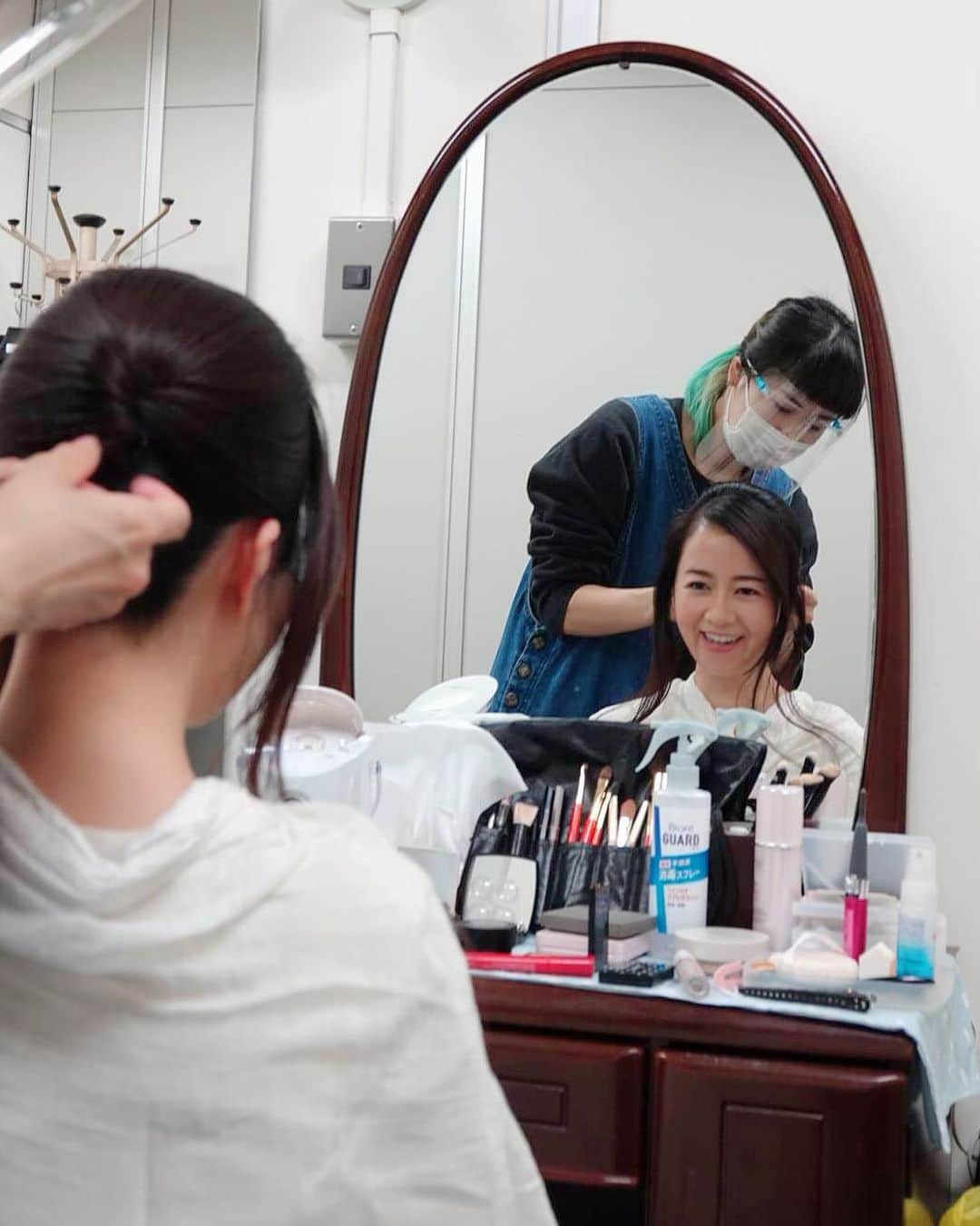 岡田ひとみ（ねんドル）さんのインスタグラム写真 - (岡田ひとみ（ねんドル）Instagram)「Shooting🎥  #shooting #recording #makeup #撮影 #メイク」2月18日 9時56分 - hitomi_nendol