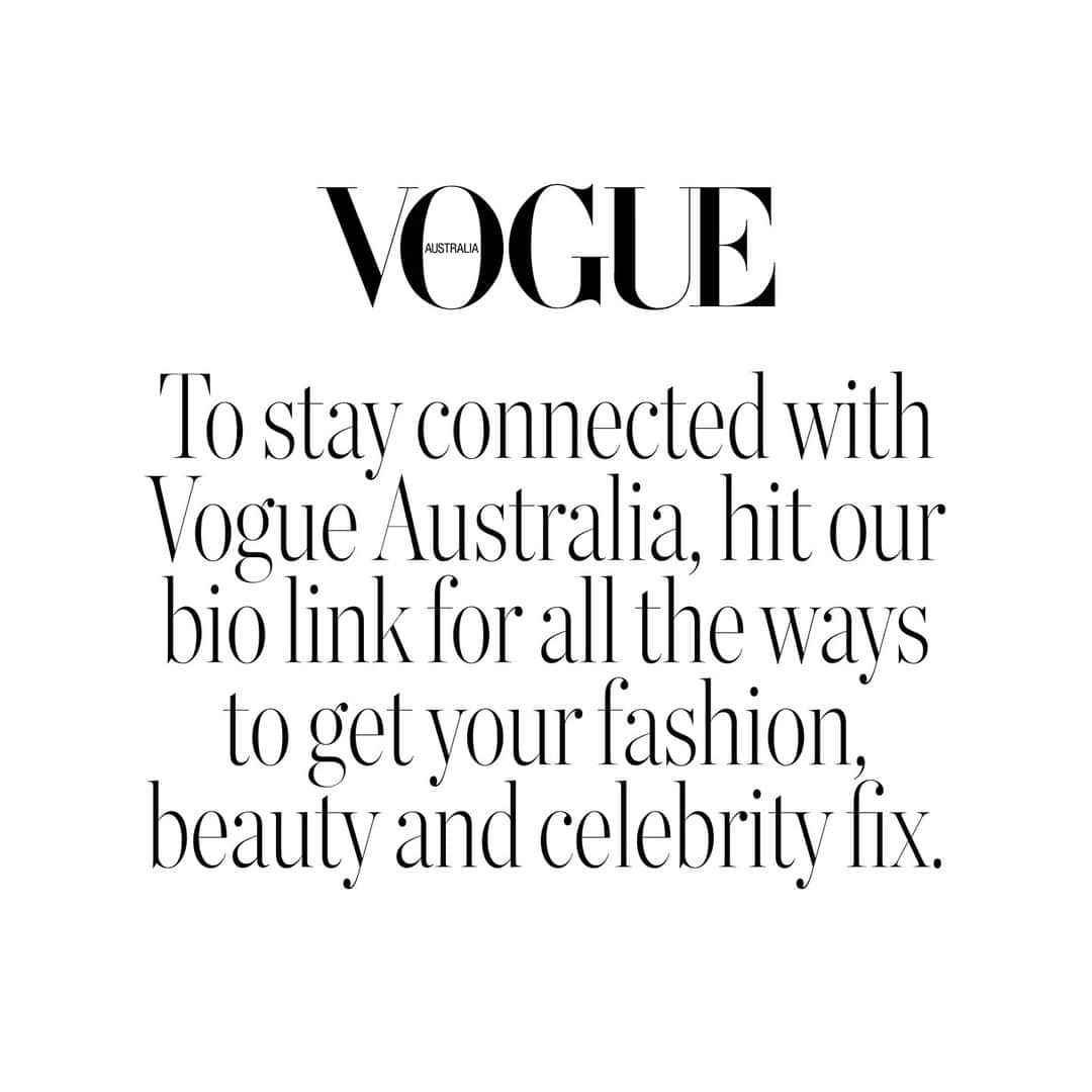 Vogue Australiaさんのインスタグラム写真 - (Vogue AustraliaInstagram)「Stay connected with Vogue Australia for all your fashion, beauty, culture and celebrity news needs 🖤 Tap the link in bio for a list of every way to stay up to date with our content.」2月18日 10時15分 - vogueaustralia