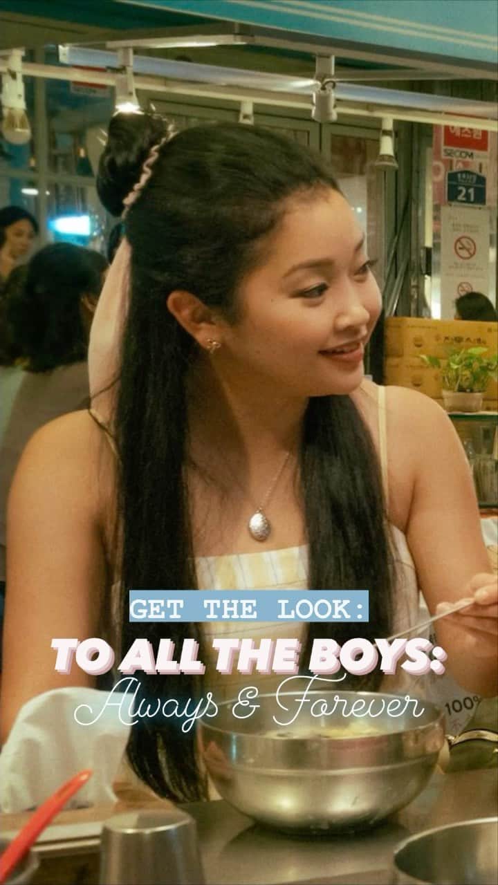 のインスタグラム：「Bring your favorite @mykitsch Lara Jean look to life with @netflix To All the Boys featuring limited-edition sets you’ll only find at Sephora.  Products Featured:  @mykitsch 6 pc Hat Box Hair Accessories Gift Set  @dysonhair Corrale Hair Straightener  @gisou Propolis Infused Polishing Primer  @daehair Prickly Pear Hair Oil」