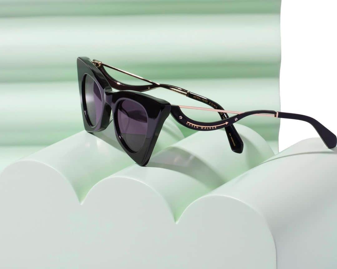 カレンウォーカーのインスタグラム：「Introducing our new swooping temple, glossy acetate lacing gold-tone metal, seen here on ‘Astral Heart’」
