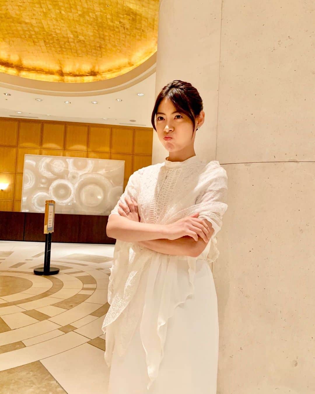 瀧本美織のインスタグラム：「😤 どんどん怖い人になってますね。 夫婦関係は修復できるんでしょうか！  #知ってるワイフ 今夜です☺︎   #沙也佳」