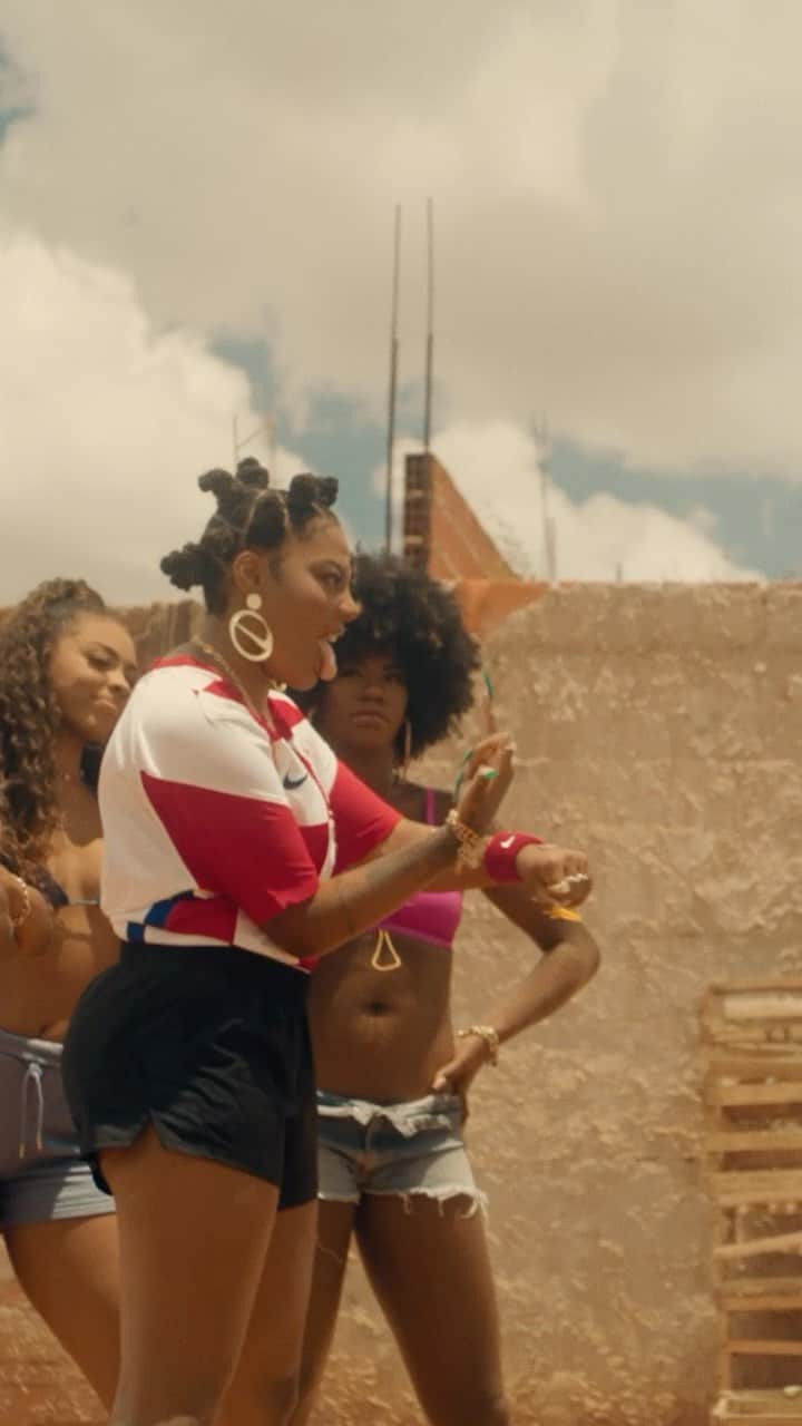 メジャー・レーザーのインスタグラム：「PRA TE MACHUCAR MUSIC VIDEO. NESSA SEXTA 2.19 - 12H BR」