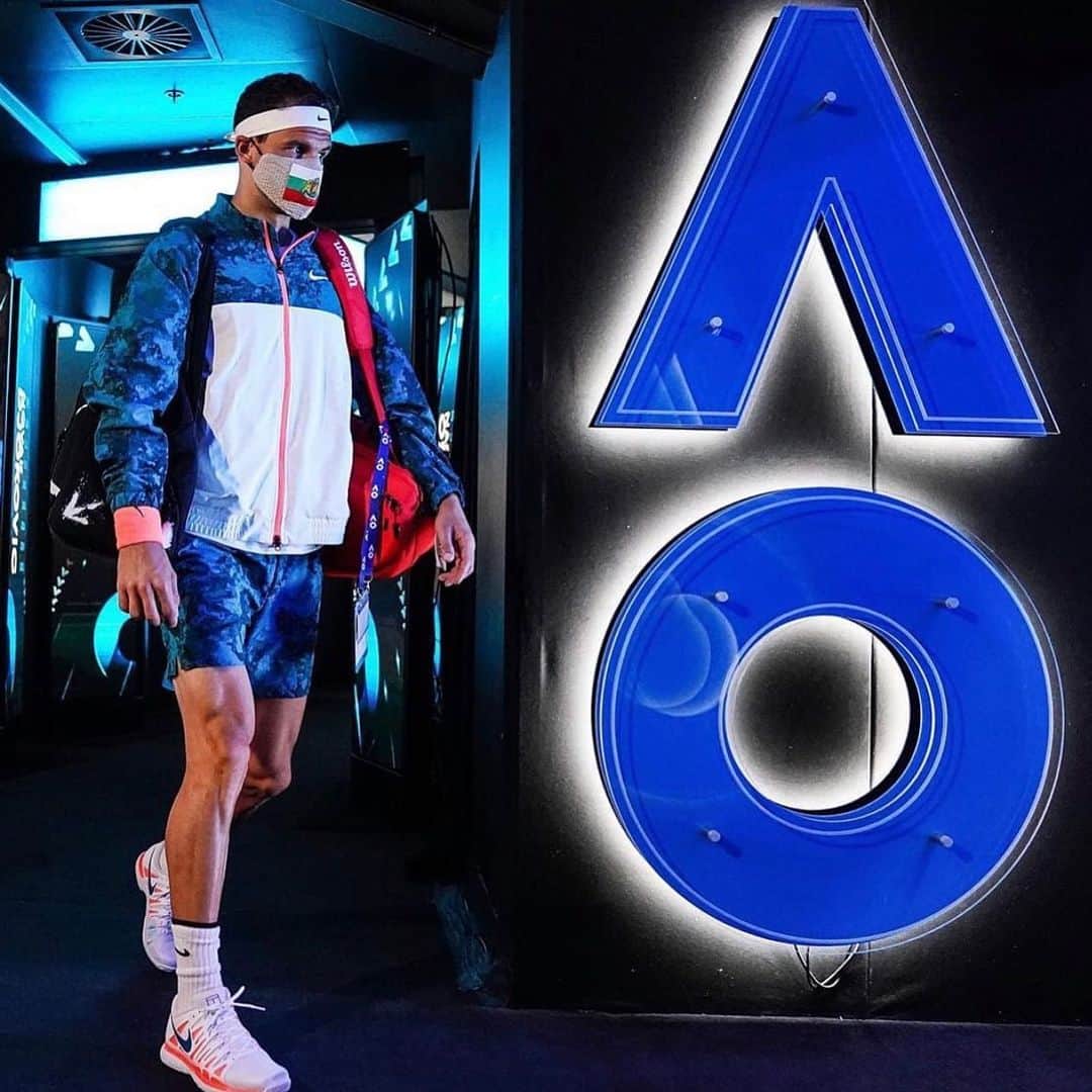 グリゴール・ディミトロフのインスタグラム：「Frustrating end to an amazing few weeks. It meant so much to compete in front of a crowd again. Your support means everything. I can’t thank @craig_tiley and the @australianopen team enough for the countless hours they spent making this event possible for us. Can’t wait to be back 🇦🇺」