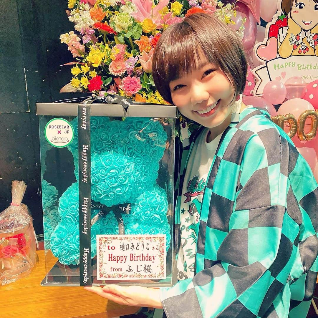 樋口みどりこさんのインスタグラム写真 - (樋口みどりこInstagram)「2021.1.18🐣 Birthday live..!!🎂 Thank you...！！Very happy!!🥲💚」2月18日 11時28分 - higuchimidoriko