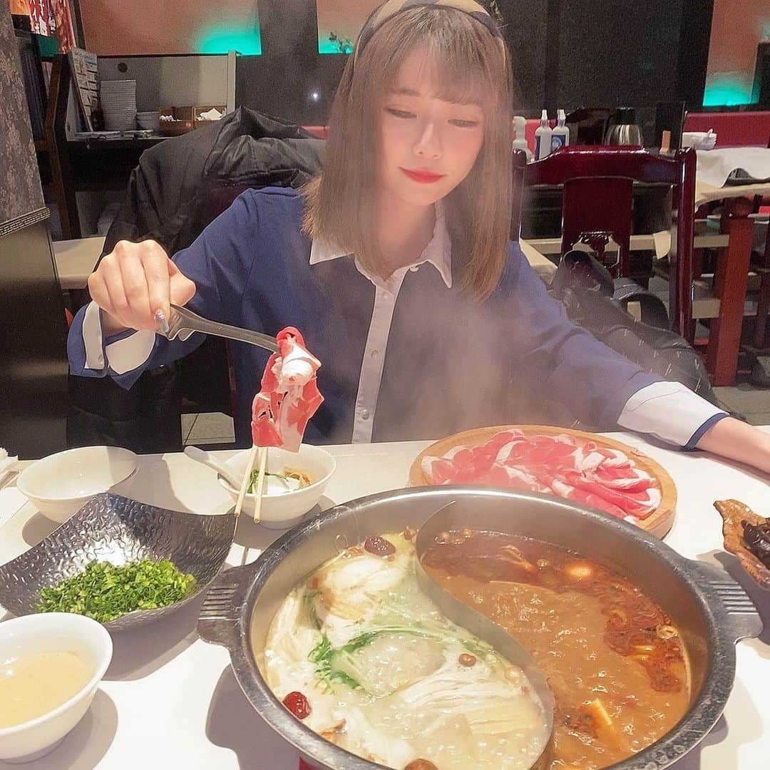 竹内えりかさんのインスタグラム写真 - (竹内えりかInstagram)「こいつ最近めちゃ食ってるな。と思われてそう 自分がお腹いっぱいになる量わかんなくてたくさん頼んじゃう！全部食べるから毎回お腹いっぱい💮 .   #お洒落さんと繋がりたい #おしゃれさんと繋がりたい #いいね返し #美男美女と繋がりたい #f4f #lfl #fff  #いいね返し#いいねした人全員フォローする#フォロバ100 #韓国好き #韓国好きな人と繋がりたい #オルチャン #オルチャンメディア #얼스타그램 #맞팔 #옷스타그램 #패션스타그램 #셀스타그램 #오오티디 #셀카좋아요반사 #instalike #selca」2月18日 11時28分 - taeri_ka