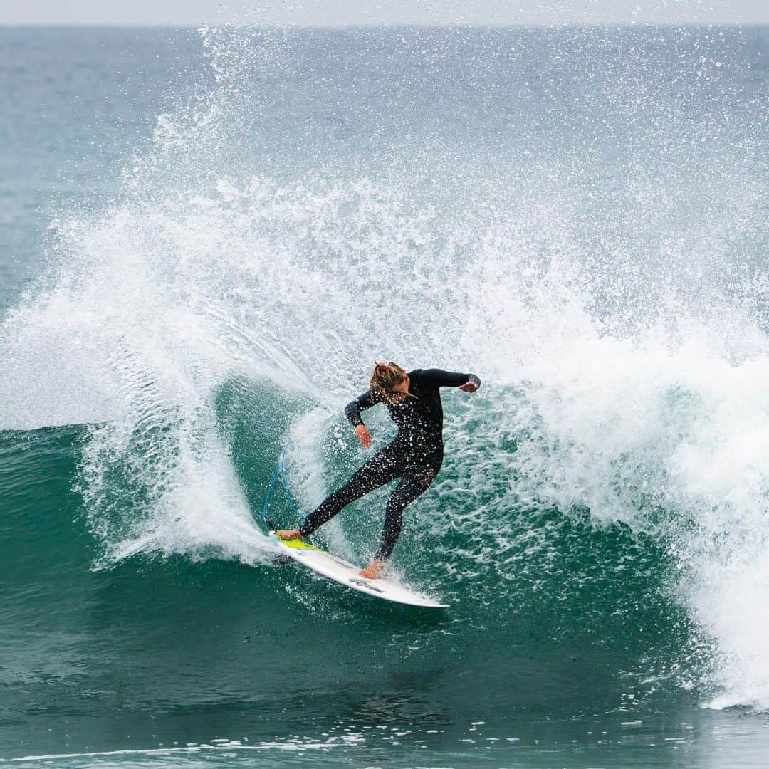 レイキー・ピーターソンさんのインスタグラム写真 - (レイキー・ピーターソンInstagram)「Early mornings in the office. Excited to get contest back underway soon! 🔥 surf shot - @alex__saxon」2月18日 11時40分 - lakeypeterson