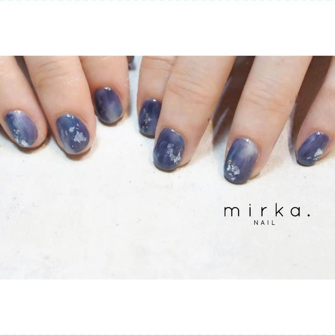 mirka. NAIL(ミルカネイル)さんのインスタグラム写真 - (mirka. NAIL(ミルカネイル)Instagram)「﻿ ﻿  navy ▭﻿ ﻿ ﻿ ﻿ -----------------------------------------﻿ ﻿ ご予約、お問い合わせは﻿ LINE ID→@mirka.nail(@含む)まで。﻿ 直近の空き状況やご予約方法、そのほか詳細はLINEの投稿をご覧ください。﻿ ﻿ オーダーネイルチップのご注文もお気軽にお問い合わせ下さい。﻿ ﻿ ﻿ 感染予防対策をしっかり行ったうえでお客様をお迎えしております。﻿ ﻿ 〈感染予防の取り組み〉と〈お客様へのお願い〉を﻿ ハイライトにてまとめておりますので、ご確認くださいませ◡̈﻿ ﻿ ﻿ ﻿ #mirkanail#nails#nail#nailart#naildesign﻿ #ショートネイル#ネイルアート#ネイルデザイン#ネイル#大人ネイル#シンプルネイル#オフィスネイル#ニュアンスネイル﻿」2月18日 11時41分 - mirka.nail