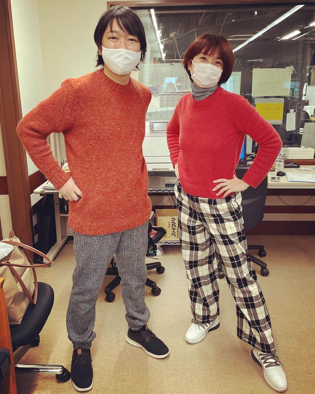 住吉美紀さんのインスタグラム写真 - (住吉美紀Instagram)「打合せしてないのに、きょうのコーディネート似すぎ！ #BlueOcean プロデューサー Mr Masuda and Me✌️ユニットかっ🖖笑」2月18日 11時49分 - miki_sumiyoshi