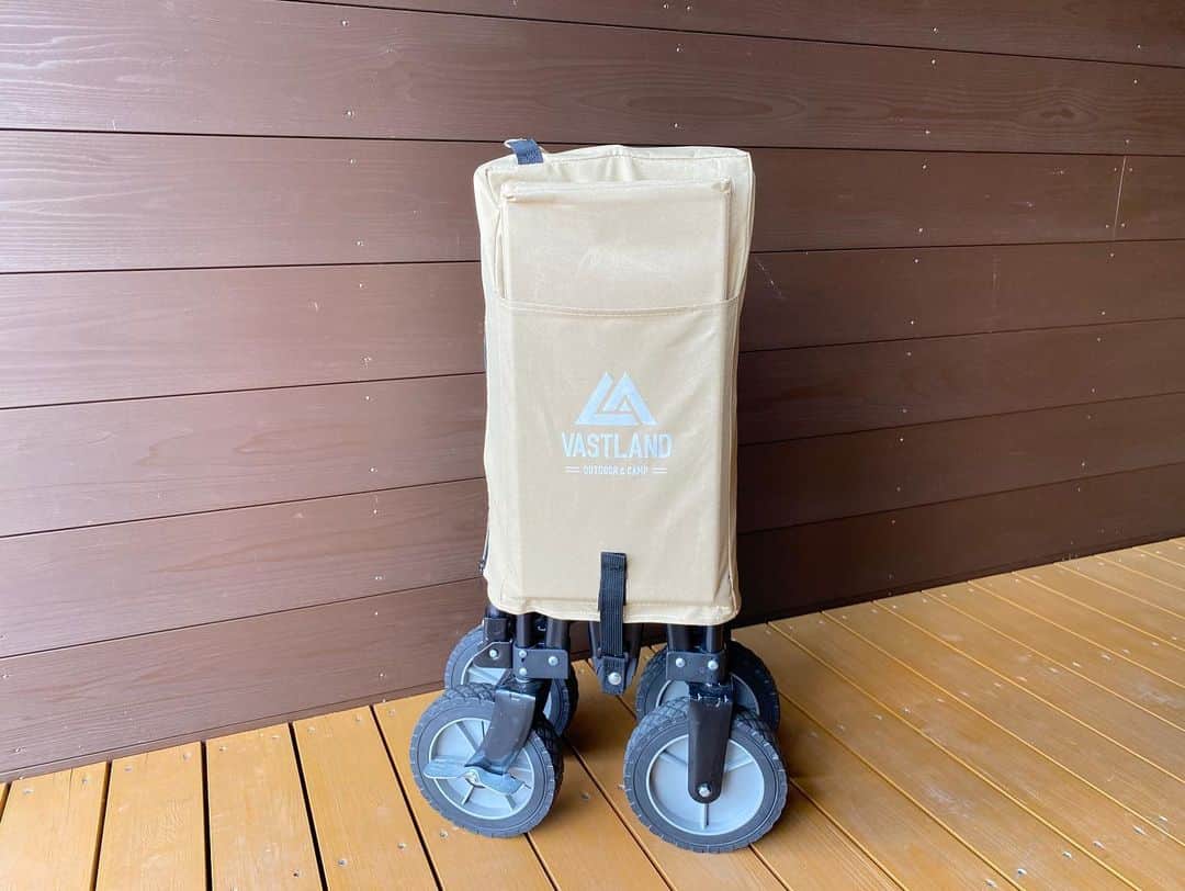 VASTLANDさんのインスタグラム写真 - (VASTLANDInstagram)「アウトドアワゴンが活躍するのは、キャンプ場だけではありません☝️ 自宅から駐車場までの荷物の運搬にも役立ちます💁‍♂️ 荷物を積んだまま、マンションのエレベーターにのせることも可能です👌 使わないときは、たたんでコンパクトに収納できます🙆‍♂️  #VASTLAND #ヴァストランド #アウトドアワゴン #camp #キャンプギア #キャンプ道具 #キャンプ用品 #テント #camping #ソロキャンプ #デイキャンプ #ファミリーキャンプ #ファミキャン #グルキャン #ソロキャン #オートキャンプ #キャンプ女子 #キャンプ初心者 #キャンパー  #キャンプ好き #アウトドア #アウトドア用品」2月18日 12時00分 - vastland.jp