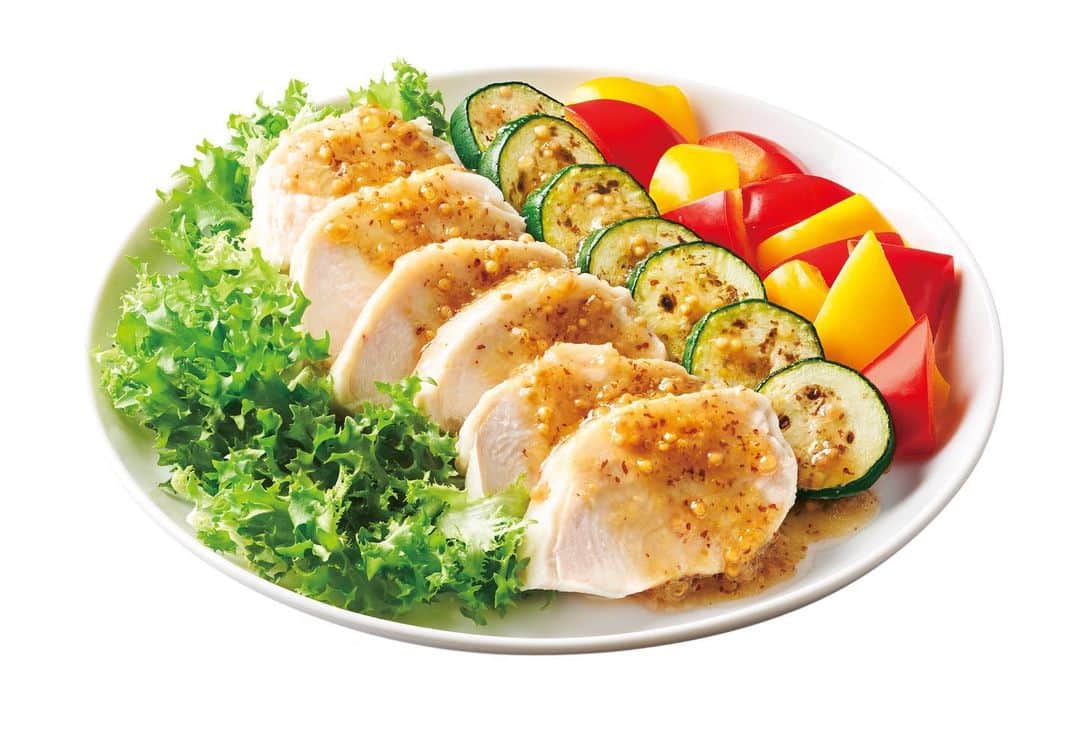 ブルドックソース株式会社[公式] のインスタグラム：「蒸し鶏とズッキーニのサラダプレートには、&Bull-Dog 粒マスタードドレッシングソースがおすすめ☆ 2種のマスタードの風味と醤油糀のコクが広がります！   #ブルドックソース#bulldogsauce#ドレッシング#ソース#粒マスタード#蒸し鶏」