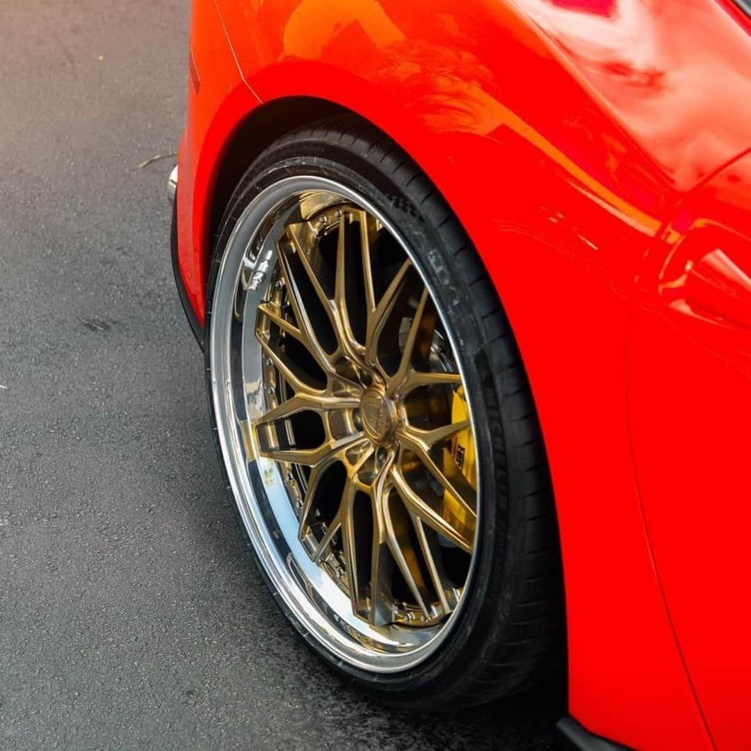 CARLiFESTYLEさんのインスタグラム写真 - (CARLiFESTYLEInstagram)「Ferrari F12 fitted with @anrkywheels #carlifestyle #F12」2月18日 12時36分 - carlifestyle