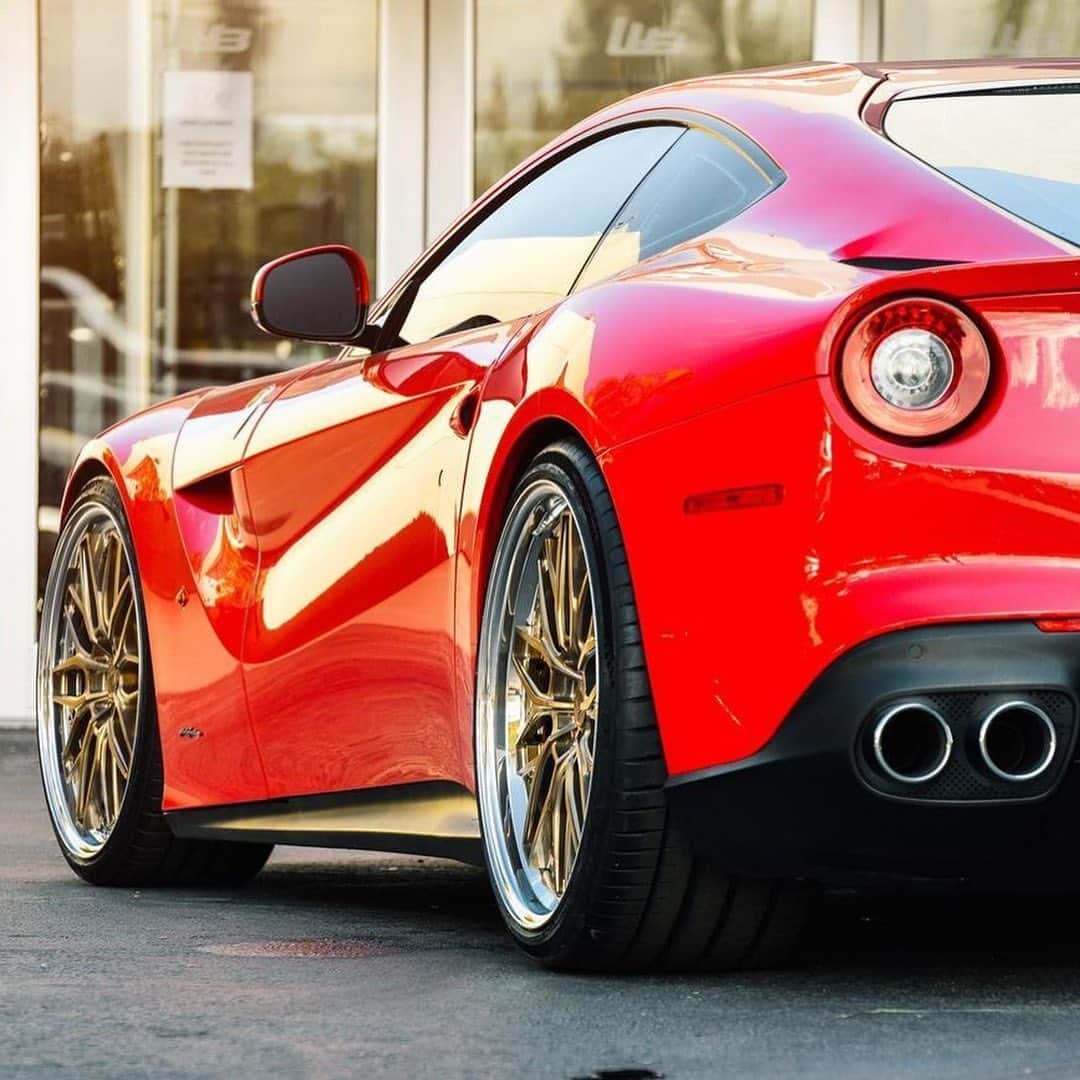 CARLiFESTYLEさんのインスタグラム写真 - (CARLiFESTYLEInstagram)「Ferrari F12 fitted with @anrkywheels #carlifestyle #F12」2月18日 12時36分 - carlifestyle
