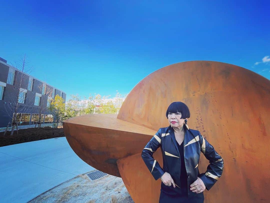 コシノジュンコのインスタグラム：「私がデザインしたモニュメントの除幕式でした。甲府に来たら是非見つけて下さい！#art#design#object#甲府#山梨観光」