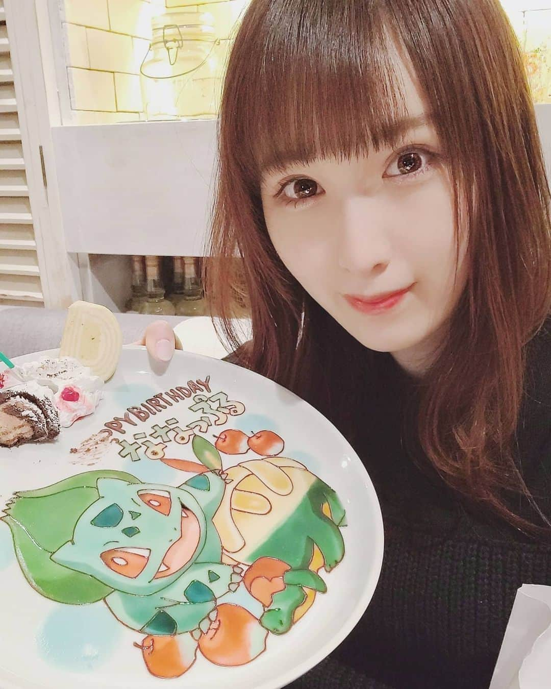 小田桐奈々さんのインスタグラム写真 - (小田桐奈々Instagram)「My Birthday🎂 誕生日でした。 * 先日放プリメンバーがお祝いしてくれたのです…温かい心が本当に嬉しいね。 プレートのイラストが可愛すぎてもったいなくて最後まで手を付けられなかったよ(*；ᵕ；*) * * #誕生日 #誕生日サプライズ  #ななっぷる」2月18日 23時40分 - odagirinana