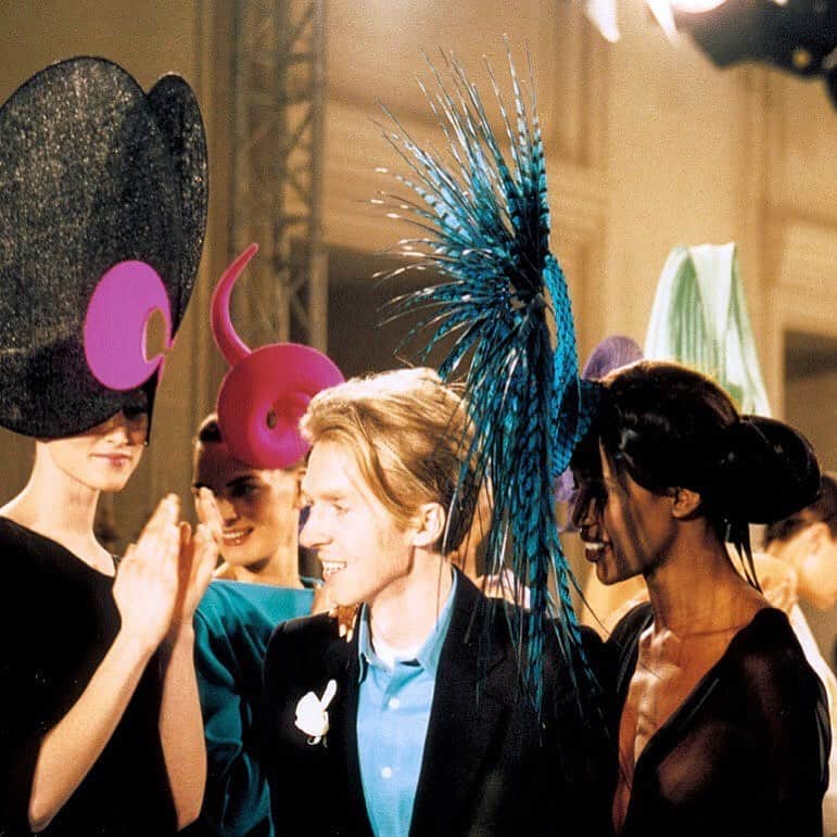 フィリップトレーシーさんのインスタグラム写真 - (フィリップトレーシーInstagram)「#repost @the_hat_archive  Philip Treacy revolutionised and reinvented millinery for a new age. Gaining such international recognition that he became the first milliner for more than 70 years to be invited to show with the prestigious Paris Couture.   It was an honour for me to be invited as a photographer/journalist, to Salon Auteuil, Hotel George V, to cover the event for issues 4 and 5 of the HAT Magazine in 2001.   The audience was filled with influential guests of millinery and fashion, including Mr Pierre Debard, Mme Claudine Debard, Suzy Menkes, Lucinda Chambers, Hilary Alexander, Avril Groom, Karl Lagerfeld, and many, many more…   Images from Philip Treacy’s couture collection can be found within The HAT archive, which allows viewers a close-up of these incredible pieces.   To subscribe or for more information please visit www.thehatarchive.com  #beinspired #philiptreacy @philiptreacy #thehatarchive #millinery #revolutionised #reinvented #internationalrecognition #ParisCouture @paris__couture_ #photography #salonauteuil #HotelGeorgeV @hotelgeorgevparis #theHATMagazine @thehatmagazine #fashion #PierreDebard @pierredebard #MmeClaudineDebard @claudinedebard #SuzyMenkes @suzymenkes #LucindaChambers @lucindachambers #HilaryAlexander @hilaryalexanderobe #karllagerfeld @karllagerfeld #couture #royalcollegeofart #inspiredbyflowers #venusflytrap #pinkexplosion #feathers #avrilgroom #britishhatguild #maisonmichel @avrilgroom @britishhatguild @maisonmichel」2月18日 22時05分 - philiptreacy