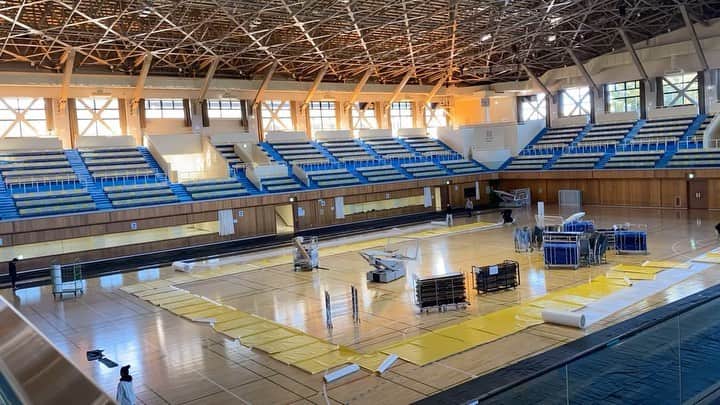 群馬クレインサンダーズのインスタグラム：「本日は #ヤマト市民体育館前橋 にて 第22節山形ワイヴァンズ戦の設営を行いました‼️✨💪  20日は　#青春高校3年C組　も応援に駆けつけてくれます‼︎ チケットまだございます‼️ 是非ご来場ください♪✨🏀🙇‍♀️  ⏬試合情報はこちら  g-crane-thunders.jp/lp/game_202102…  #設営 #群馬クレインサンダーズ」