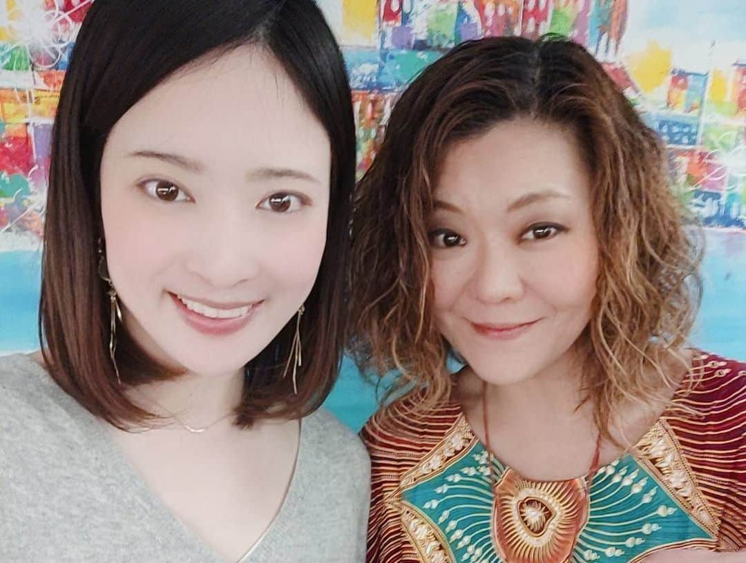 Tammyさんのインスタグラム写真 - (TammyInstagram)「役者としての初体験、撮影が終わりました♪  朝から恐ろしく寒い中で12時間程。笑  皆さんもの凄くがんばってました。。←感動した。  優しくて、ステキな共演者さん達、  スタッフの方々も皆さん親切であったかくて、  協力して下さってた方々も親切で優しくて、  色々と緊張したけど勉強になったし、楽しかった。  ありがとうございました😊  残すは、音楽担当なので、本業としてwそっちを仲間と仕上げます♡笑  出来上がりが楽しみだぁー❣️  #Tammy #Tammyyanen #photo #シンガーソングライター #唄 #ギター #singer #songwriter #guitar #artist  #music #song #恩学 #音楽 #live #love #life #映画 #movie #役者 #撮影 #終了 #楽しかった #勉強になった #ありがとう #thankyou #出来上がりが楽しみ #おつかれさまでした #感謝 #記念写真」2月18日 22時08分 - tammyyanen