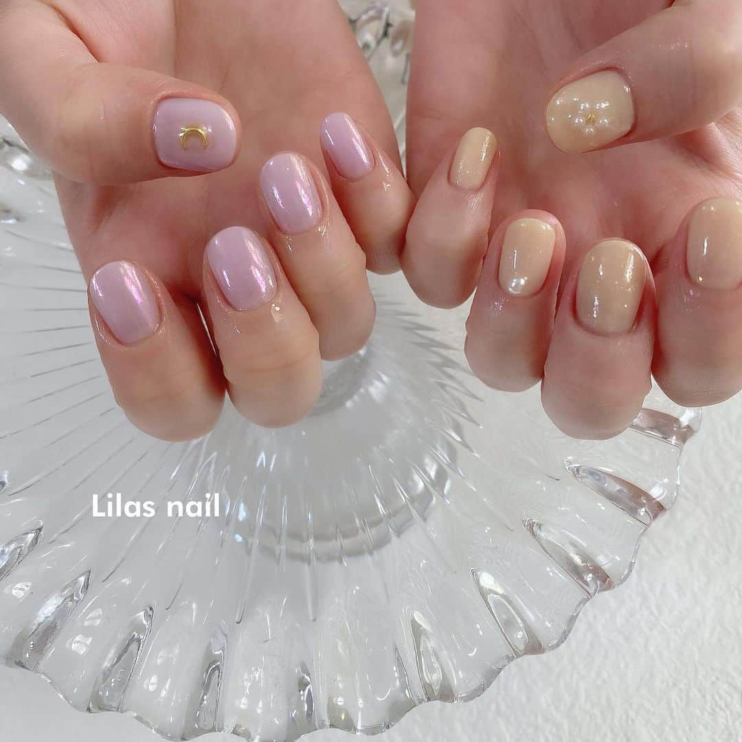 makoのインスタグラム：「* spring color ♡ #girlynail #ガーリーネイル #ミラーネイル #glitternail #젤네일 #젤네일아트 #젤네일전문 #フレンチガーリー  #ギンガムチェック #ギンガムチェックネイル #オーダーチップ #ブライダルネイル #ワイヤーネイル  #セルフネイル #스누피네일아트 #左右非対称ネイル #ちょうちょネイル #蝶々ネイル #ヴィンテージネイル #水滴ネイル #オーロラネイル #フレンチネイル #冬ネイル #マットネイル #韓国ネイル #うるうるネイル」