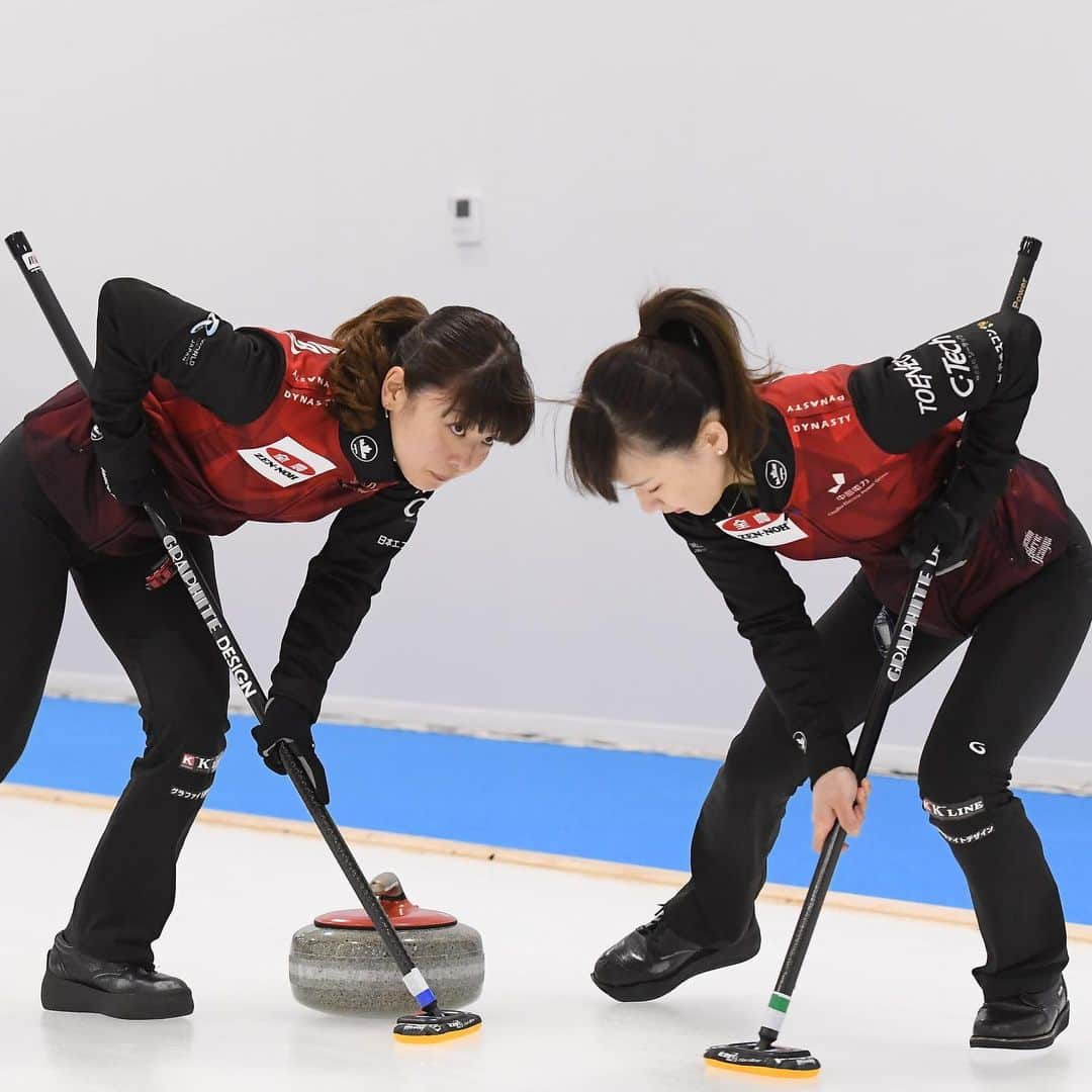 北澤育恵さんのインスタグラム写真 - (北澤育恵Instagram)「＊ 日本選手権3位で終わりました🥉 まずは、コロナの中でも関係者の方々のお陰で大会が開催できた事にとても感謝しています！ またファンの方々、会社の方々の沢山の応援メッセージとても私たちのパワーになりました💪ありがとうございました！ 悔しい気持ちもありますが、まだまだ試合の経験が足りないと感じさせられる大会でした。 負けから学ぶものは本当に多くあると思います。 また次に向けて、もっと強くなってまた皆さんにいいプレーや、レベルの高い試合を見せられるように頑張りたいと思います！！！！ . 👀これからも応援よろしくお願いします👀 . . そして、優勝したコンサドーレ、北海道銀行さんおめでと〜ございます👏👏👏 . ☆☆☆☆☆☆☆☆☆☆☆☆☆☆☆☆☆☆☆☆☆☆☆☆☆☆☆ また来週にはミックスダブルスの日本選手権があります！！ペアはなんと最強両角コーチです🐼 さらに、チームからボスの千秋さん、小さな中嶋も出場します⭐️楽しくなりそうですね！ こちらも応援よろしくお願いします😉 . #instasports#instagood #日本カーリング選手権大会 #カーリング#curling #中部電力カーリング部 #チーム#コーチ#スタッフ#トレーナー #みんなありがとう⭐️」2月18日 22時16分 - ikue.kitazawa.be_chan