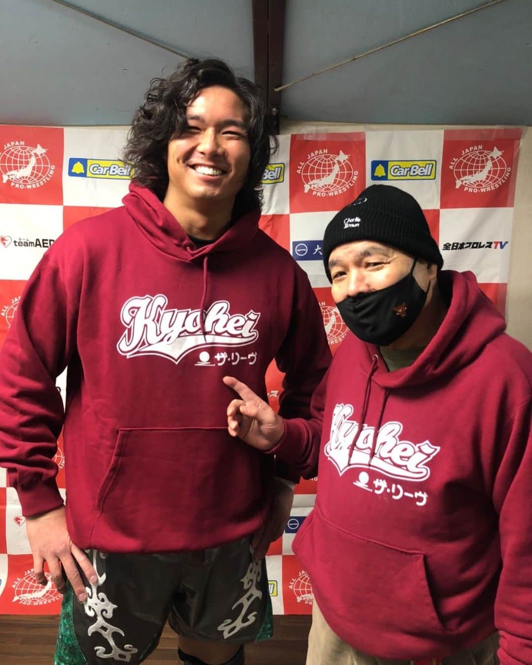 ジェイク・リーのインスタグラム：「京平さんと📷  パーカー無茶苦茶着やすい笑 ありがとうございます^_^」